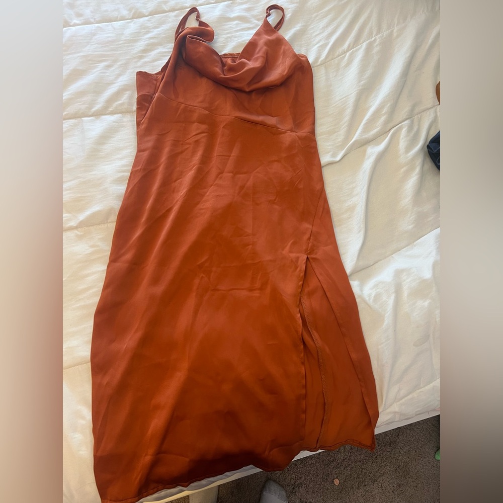 Elegant Rust Midi Dress